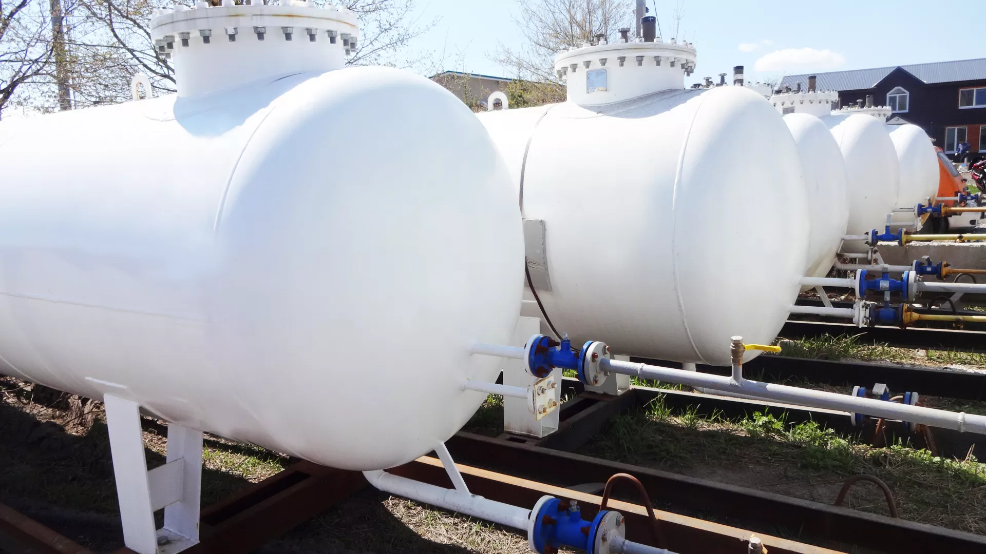 Системы автономного газоснабжения могут быть укомплектованы: